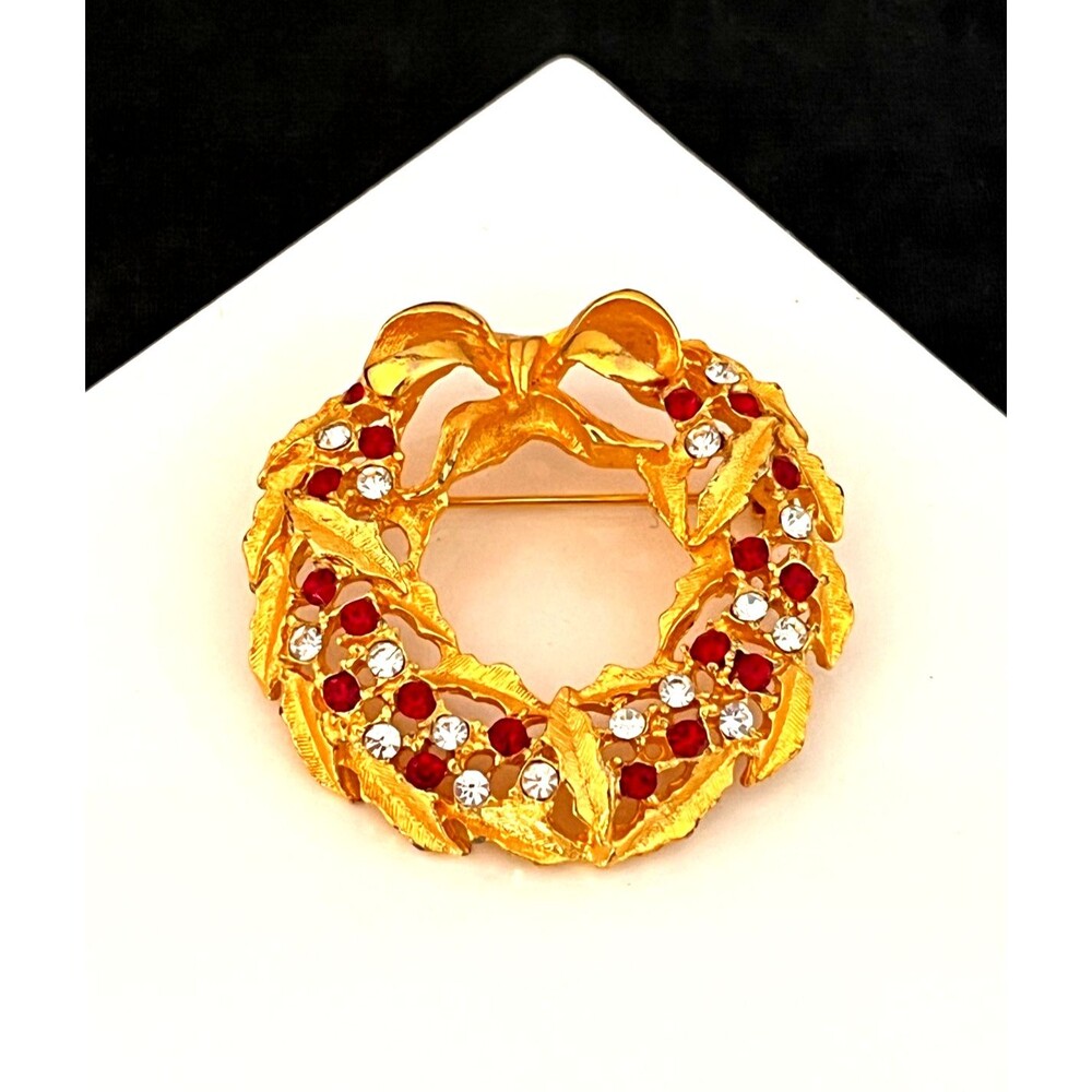 Vintage 1960s Wreath Brooch Red Rhinestones Gold Tone Openwork Mid Century - 1K